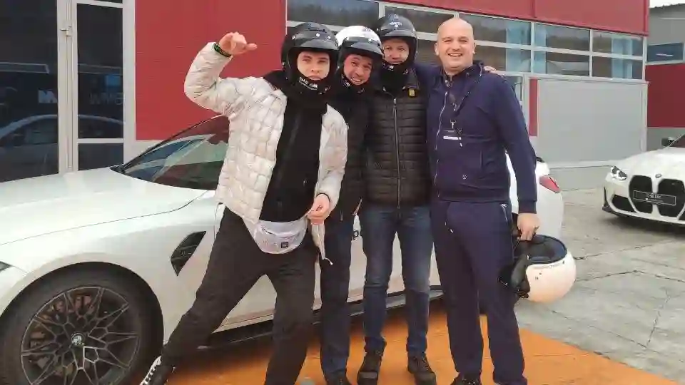 ///М - САМАЯ МОЩНАЯ БУКВА В МИРЕ.