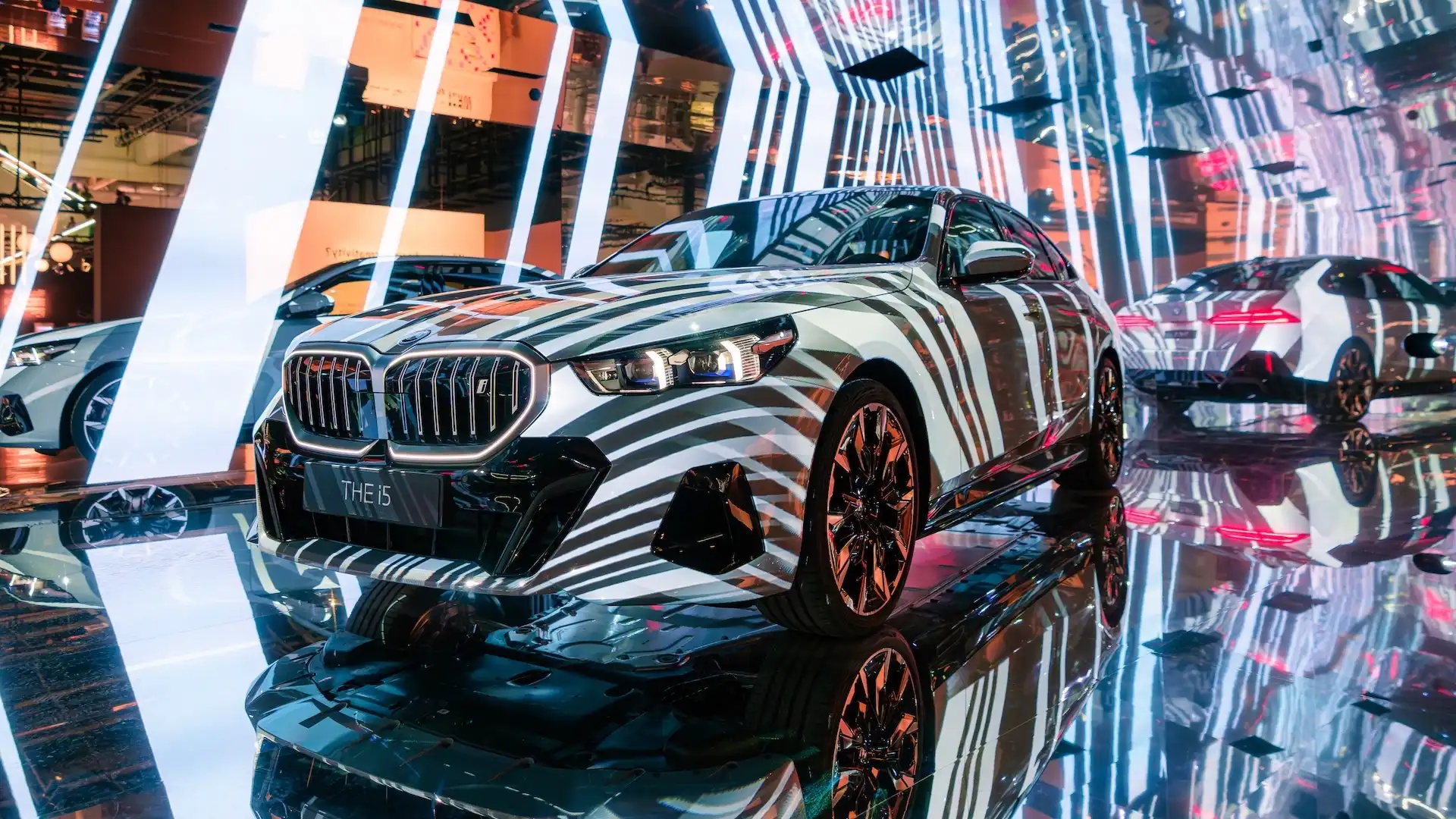"The Electric AI Canvas" - инсталляция, вдохновленная новым BMW i5