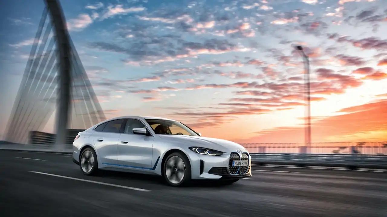 Новый BMW i4: самый драйверский электромобиль BMW в истории