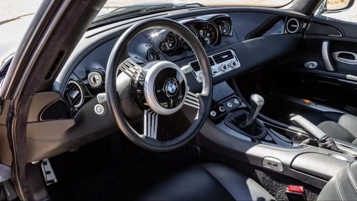BMW Z8 2003 г.в. за 169 тысяч долларов.