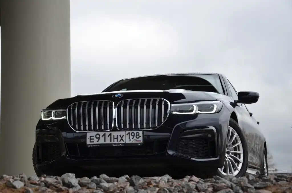 Тест BMW 7-й серии. Самый противоречивый баварский седан (ЖУРНАЛ "5 КОЛЕСО")
