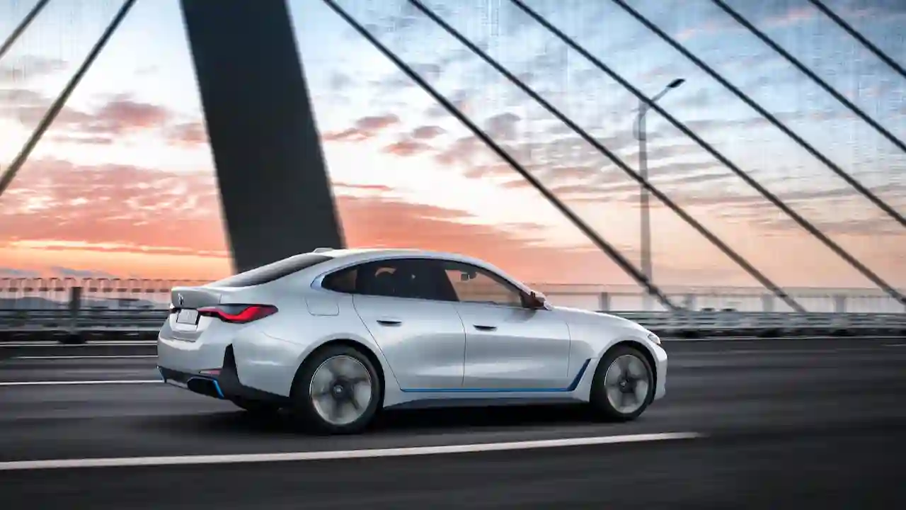 Новый BMW i4: самый драйверский электромобиль BMW в истории