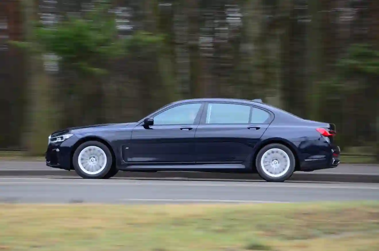 Тест BMW 7-й серии. Самый противоречивый баварский седан (ЖУРНАЛ "5 КОЛЕСО")