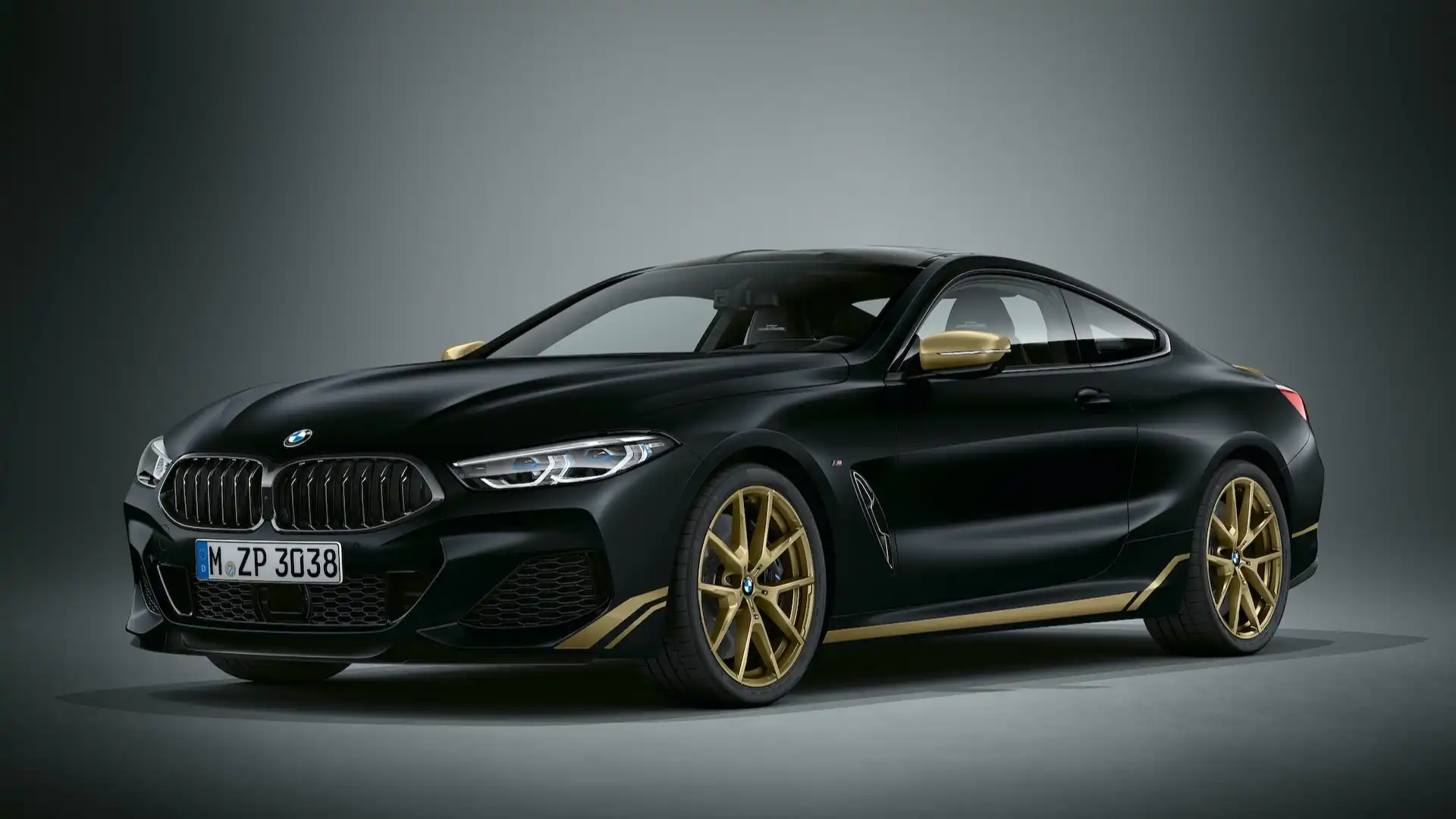 BMW Group Россия анонсировала эксклюзивные BMW&nbsp;8&nbsp;серии Golden Thunder Edition