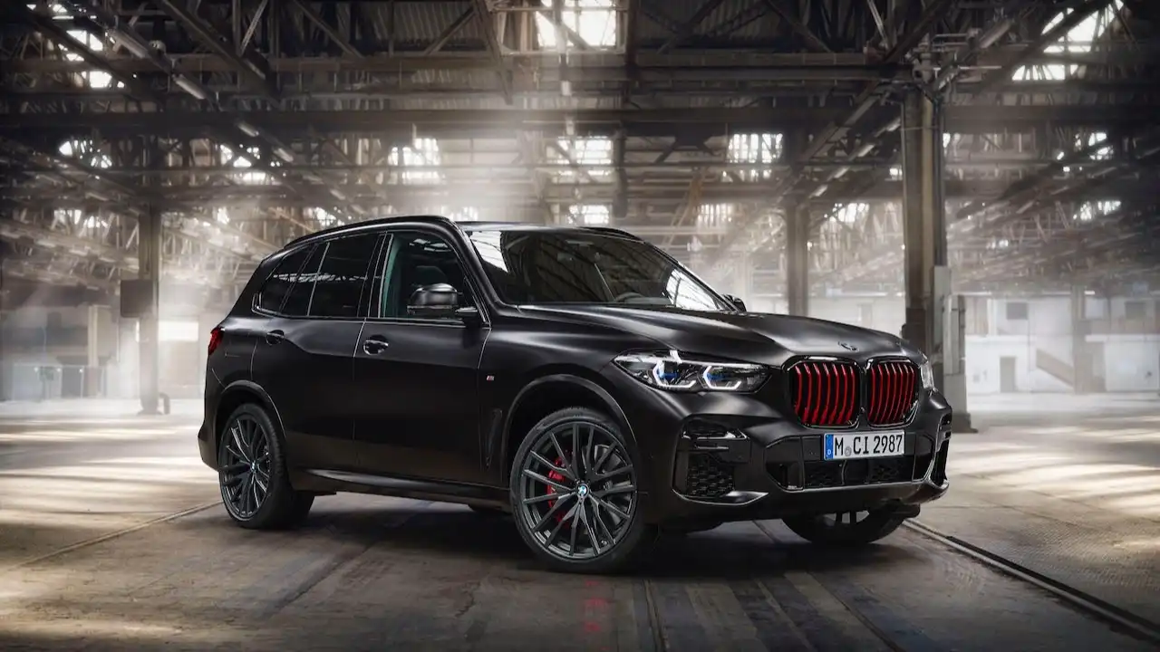 BMW Group представляет кроссоверы BMW&nbsp;X5 и BMW&nbsp;X6 ограниченной серии Black Vermilion Edition