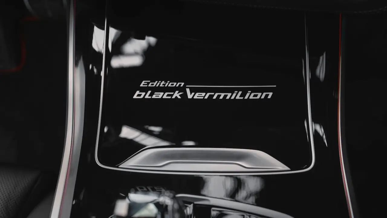 BMW Group представляет кроссоверы BMW&nbsp;X5 и BMW&nbsp;X6 ограниченной серии Black Vermilion Edition