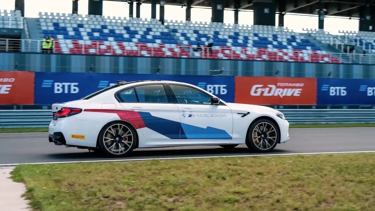 BMW и Garage Fest на «Игора Драйв».