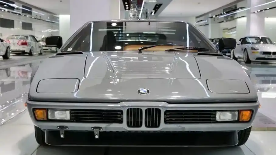 Суперкар M1 отца-основателя BMW M продадут на аукционе.