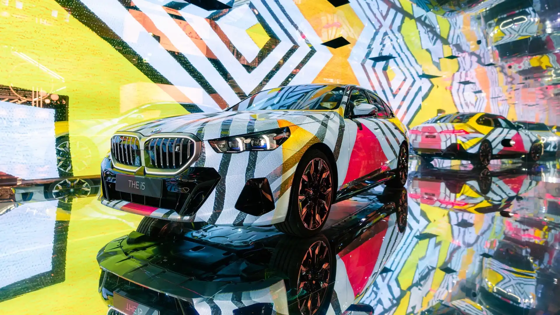 "The Electric AI Canvas" - инсталляция, вдохновленная новым BMW i5