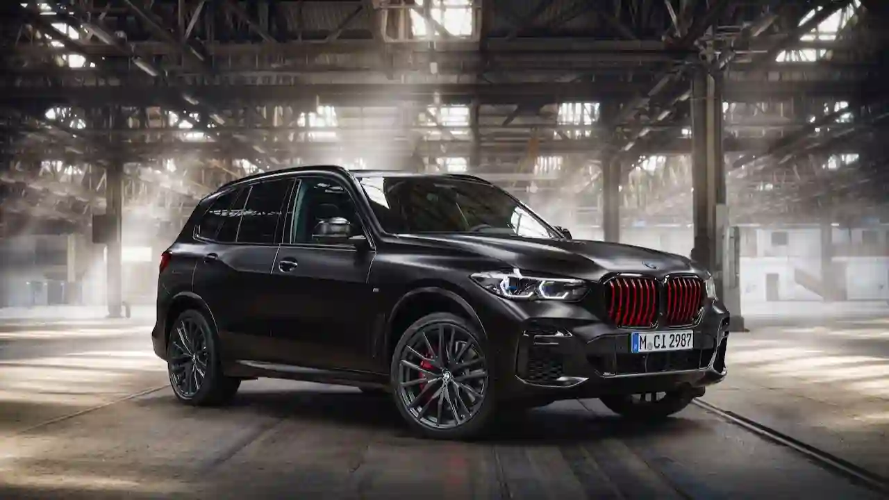 BMW Group представляет кроссоверы BMW X5 и BMW X6 ограниченной серии Black Vermilion Edition