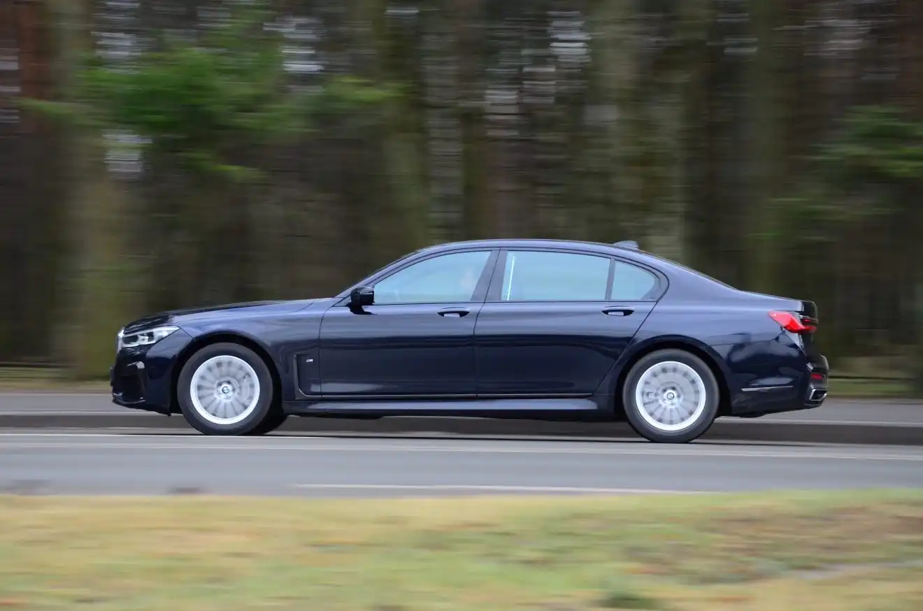 Тест BMW 7-й серии. Самый противоречивый баварский седан (ЖУРНАЛ "5 КОЛЕСО")