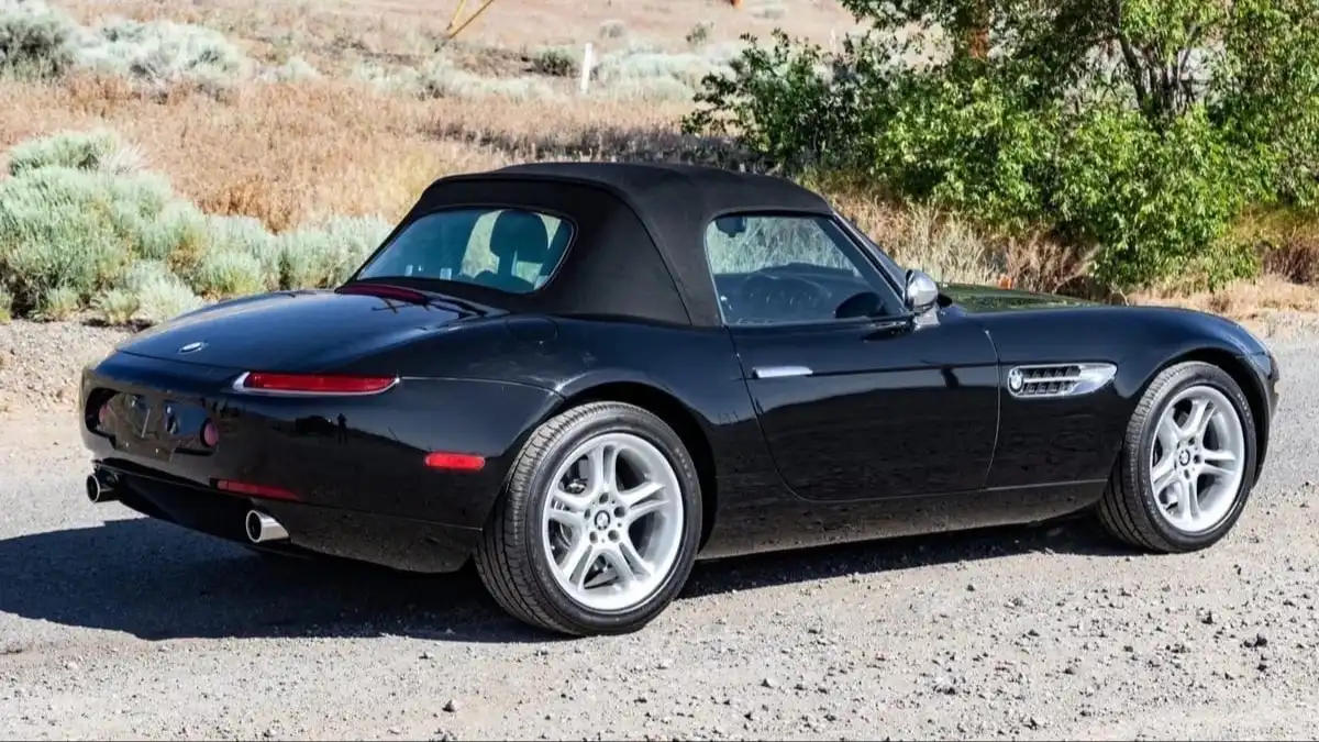 BMW Z8 2003 г.в. за 169 тысяч долларов.