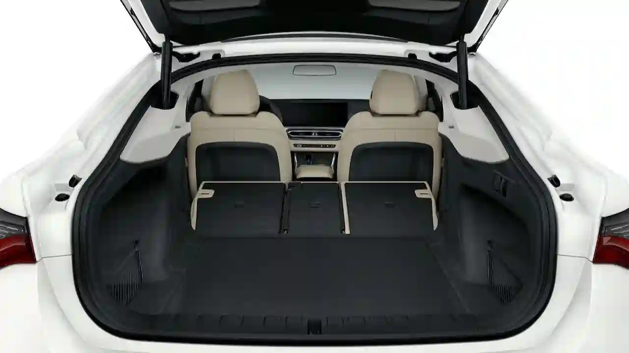 Новый BMW i4: самый драйверский электромобиль BMW в истории