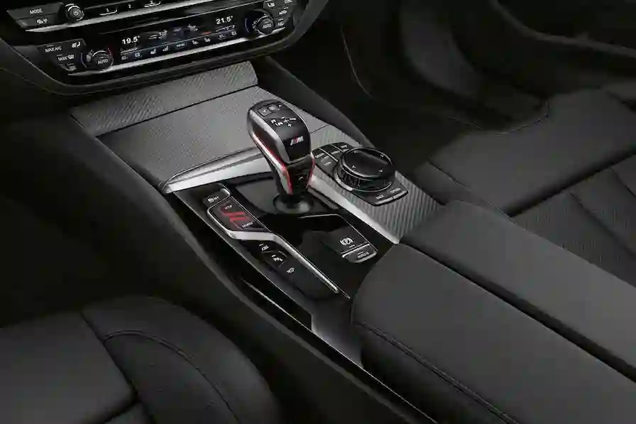 Новые BMW M5 и BMW M5 Competition