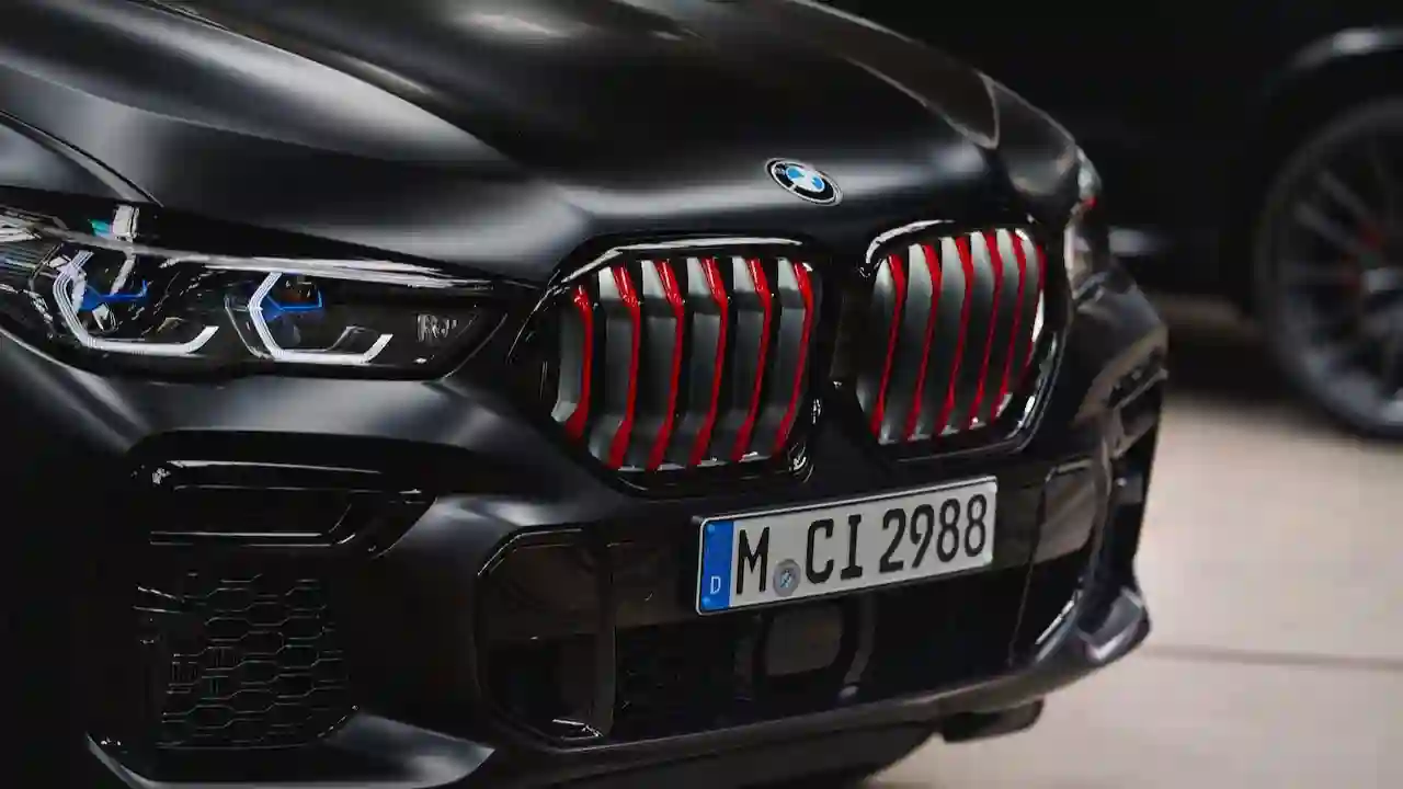 BMW Group представляет кроссоверы BMW X5 и BMW X6 ограниченной серии Black Vermilion Edition