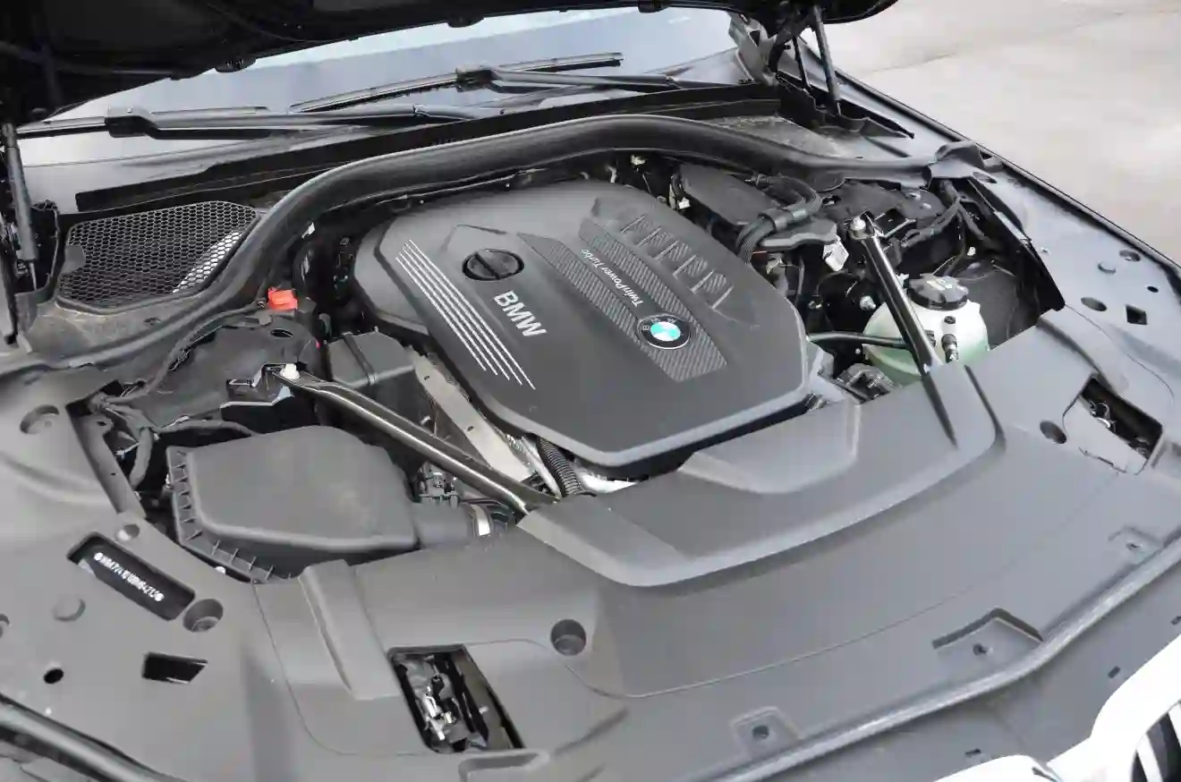 Тест BMW 7-й серии. Самый противоречивый баварский седан (ЖУРНАЛ "5 КОЛЕСО")