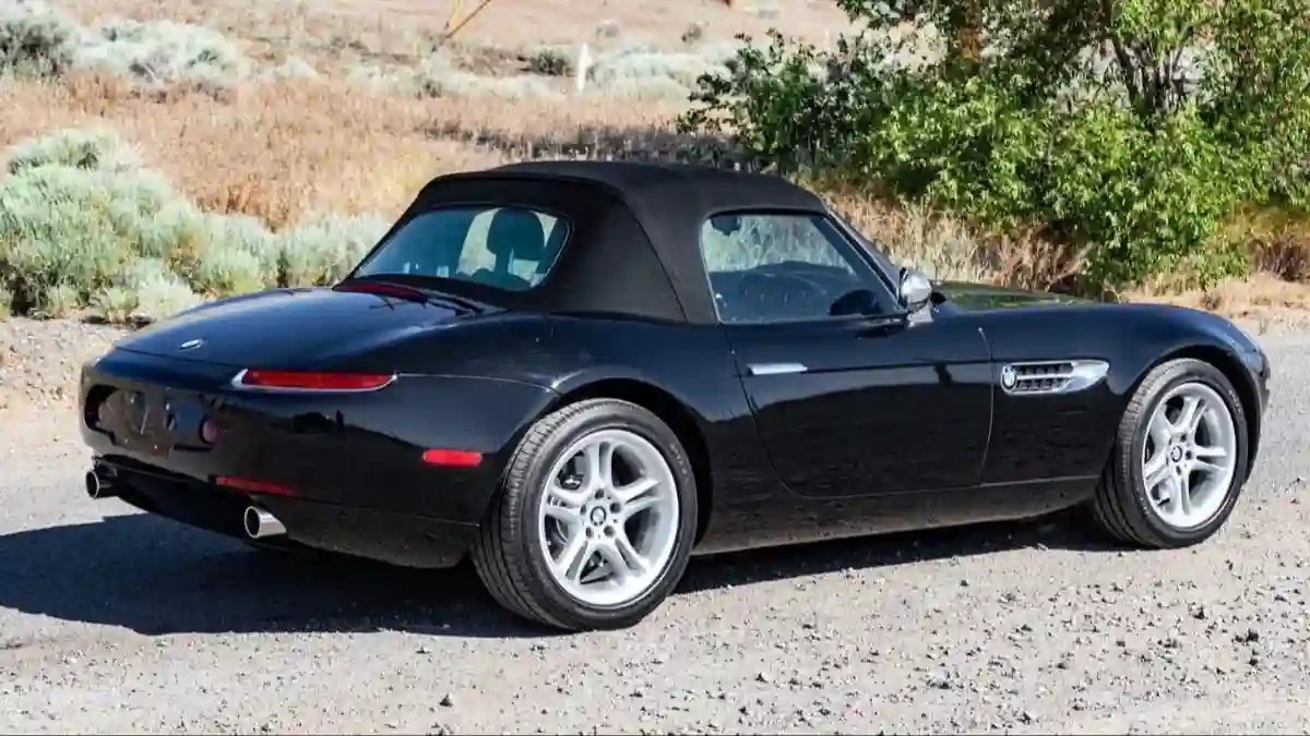 BMW Z8 2003 г.в. за 169 тысяч долларов.