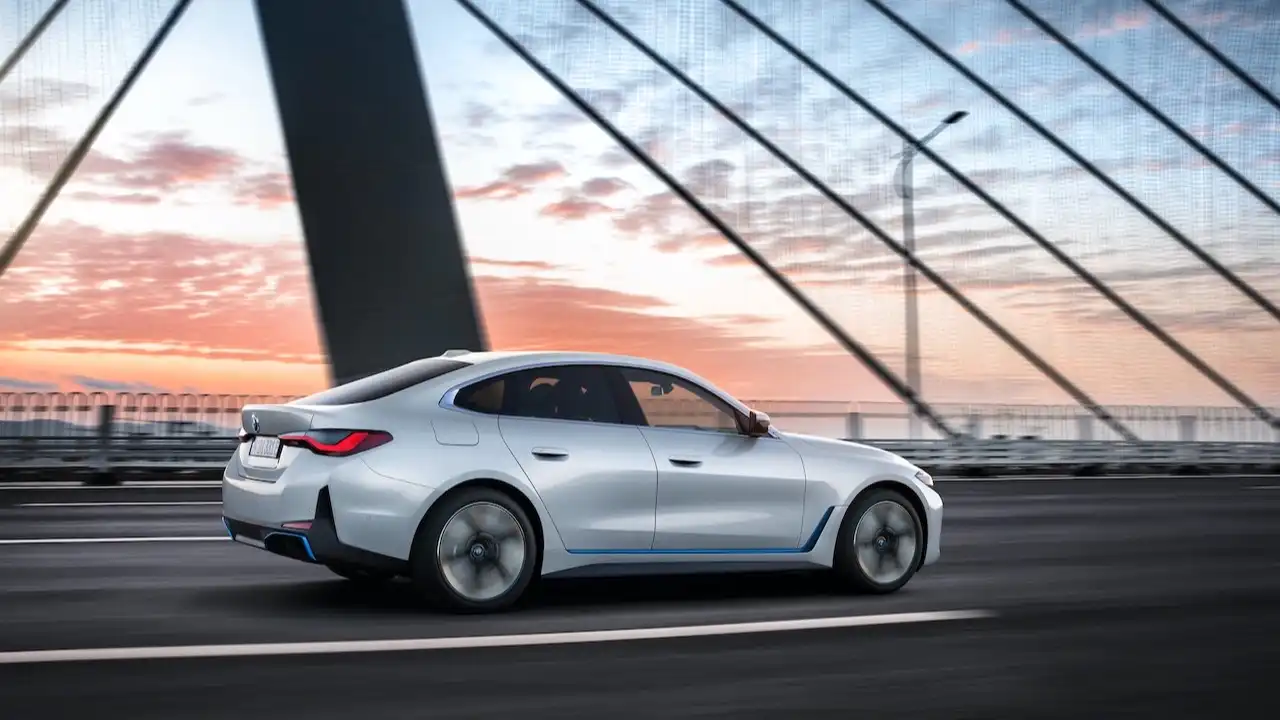 Новый BMW i4: самый драйверский электромобиль BMW в истории