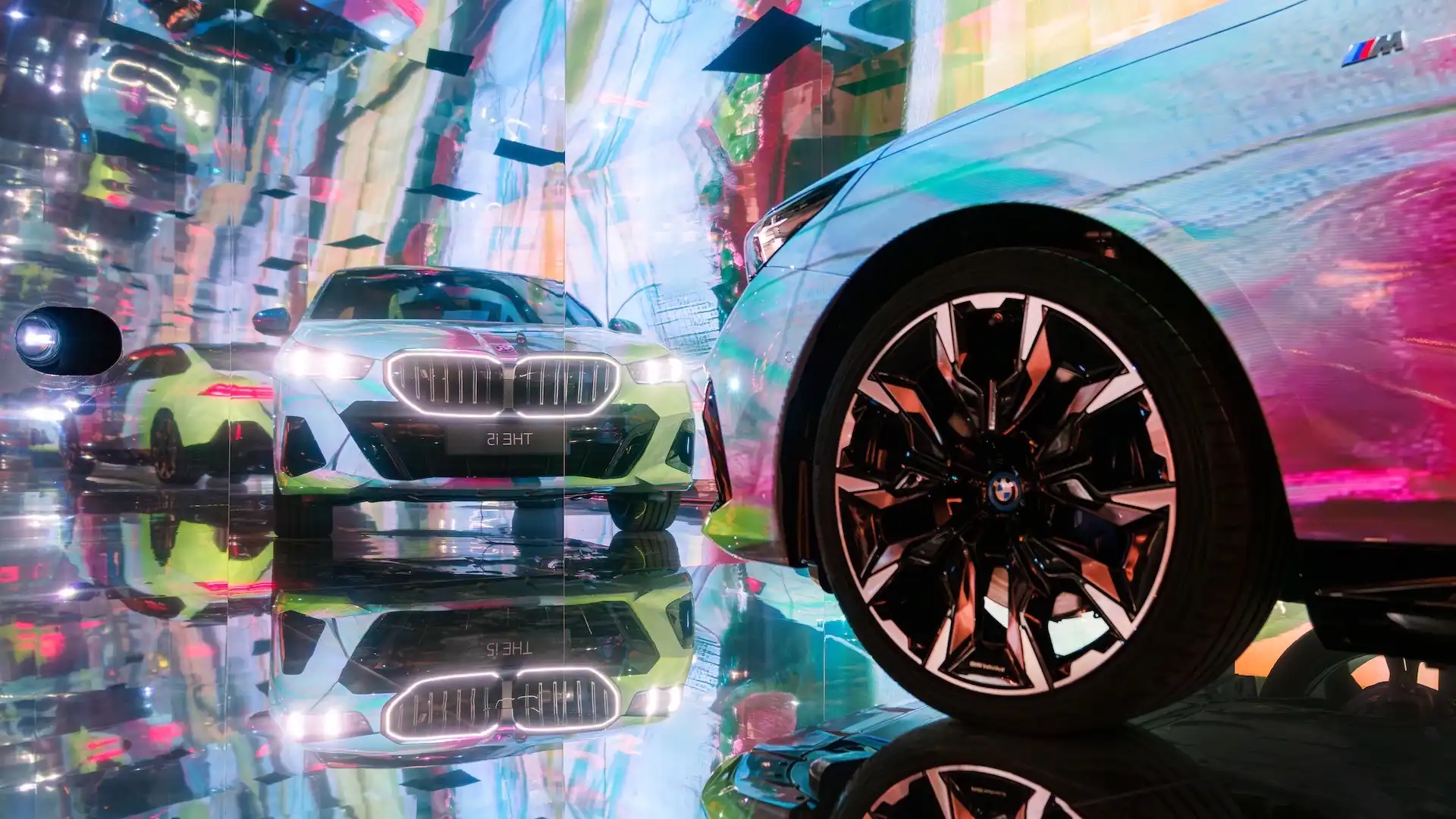 "The Electric AI Canvas" - инсталляция, вдохновленная новым BMW i5