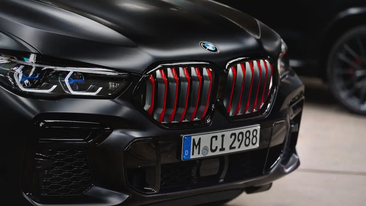 BMW Group представляет кроссоверы BMW&nbsp;X5 и BMW&nbsp;X6 ограниченной серии Black Vermilion Edition