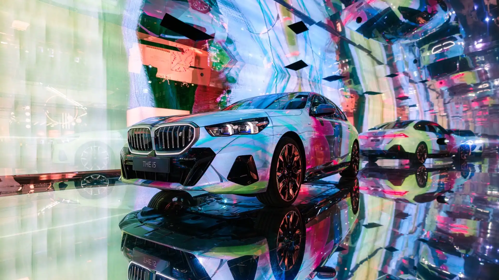 "The Electric AI Canvas" - инсталляция, вдохновленная новым BMW i5