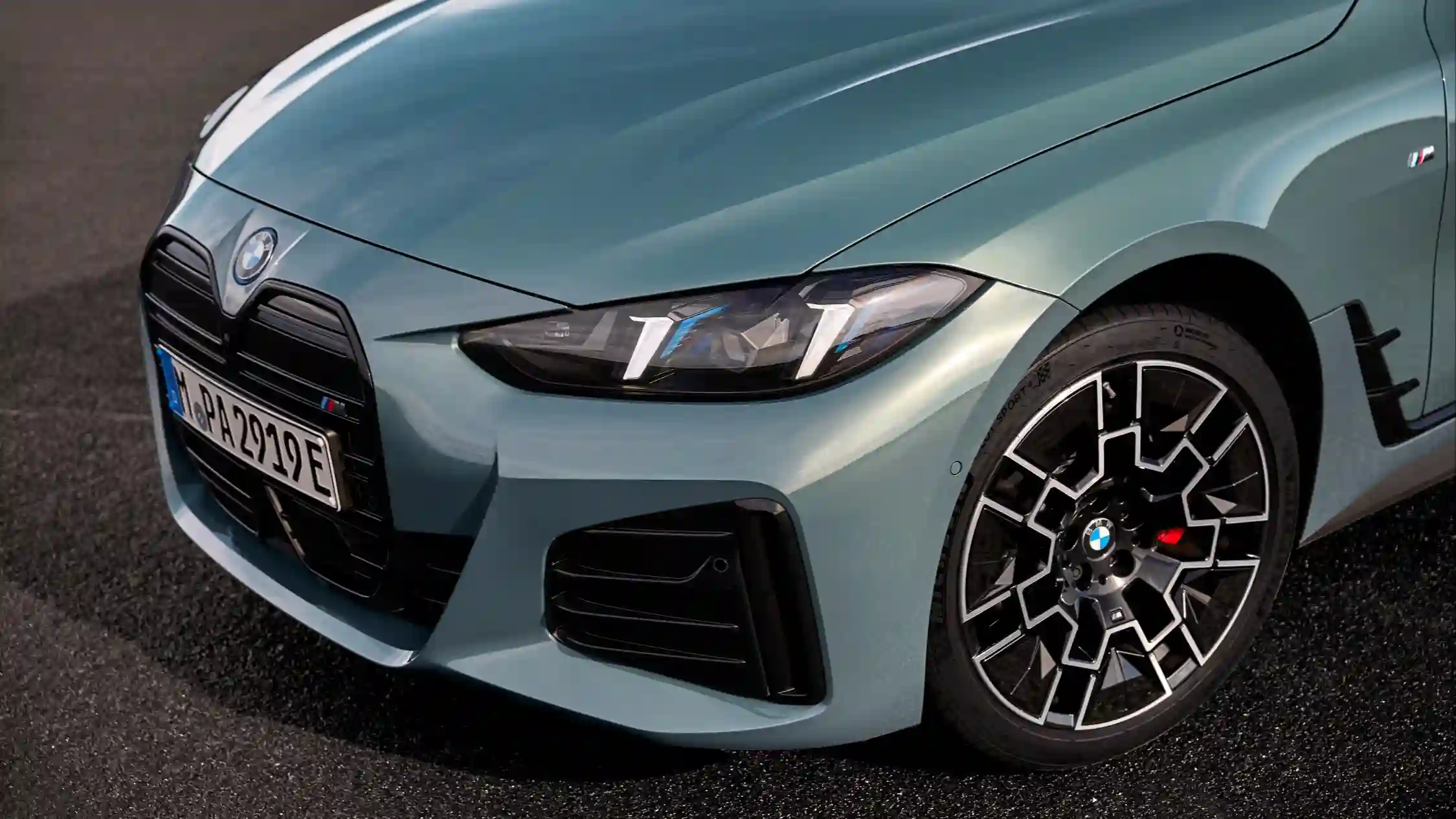 Новый BMW i4 и BMW 4 Series Gran Coupé