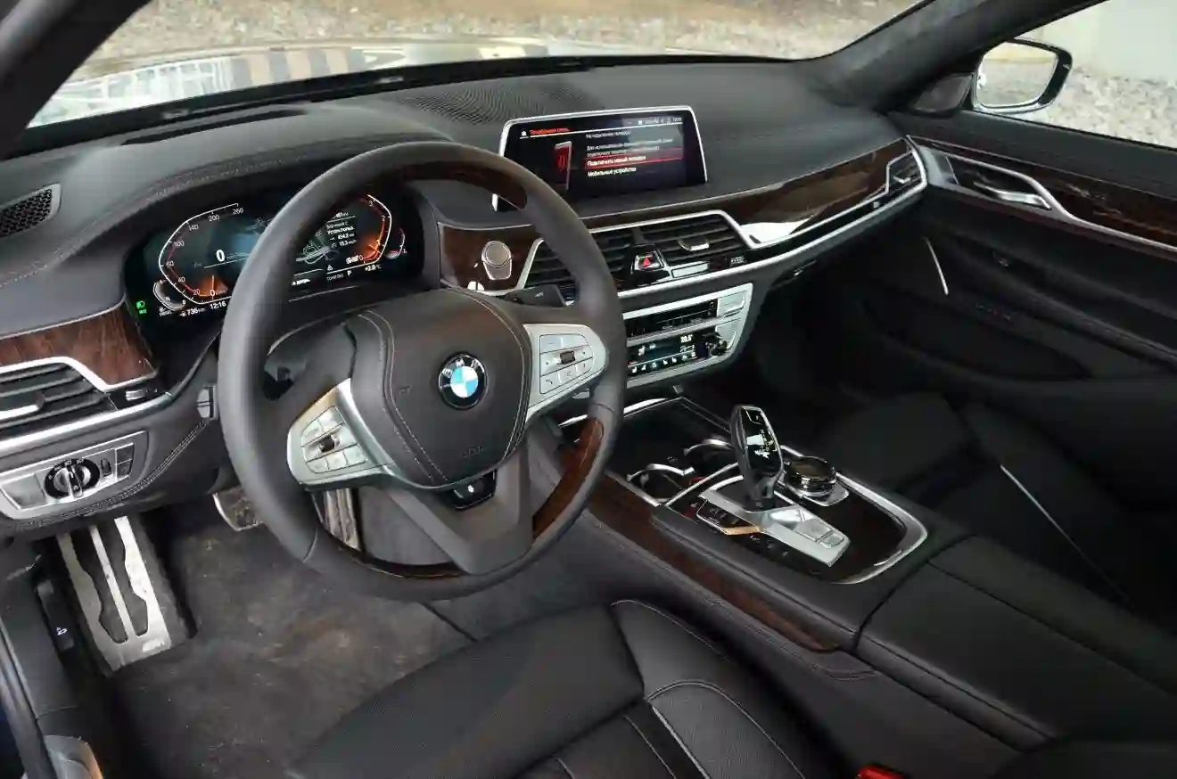 Тест BMW 7-й серии. Самый противоречивый баварский седан (ЖУРНАЛ "5 КОЛЕСО")