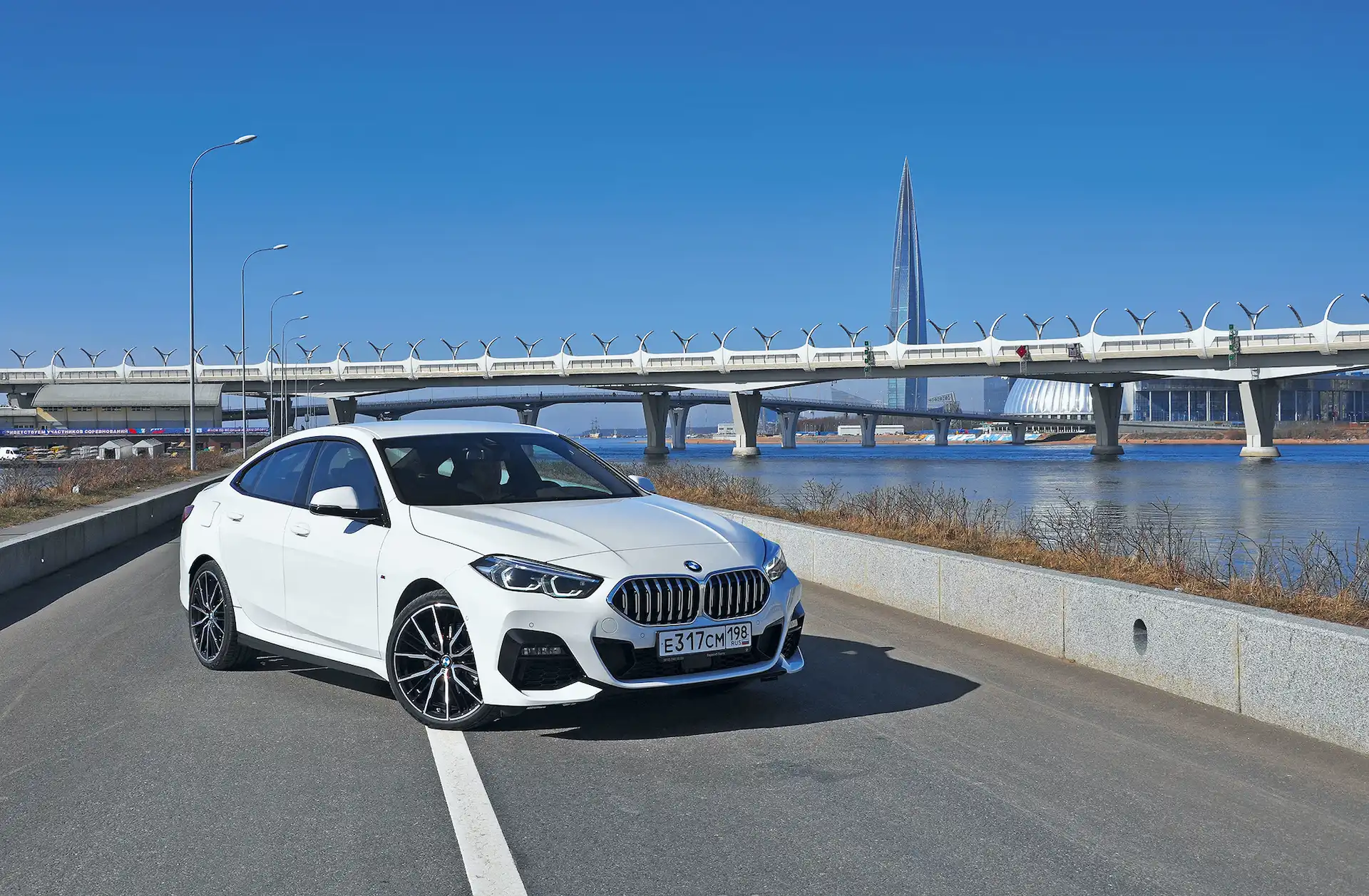 Тест самого дешевого седана BMW 2-й серии Gran Coupe. Передний привод, три цилиндра — это точно БМВ?! (ЖУРНАЛ "5 КОЛЕСО")